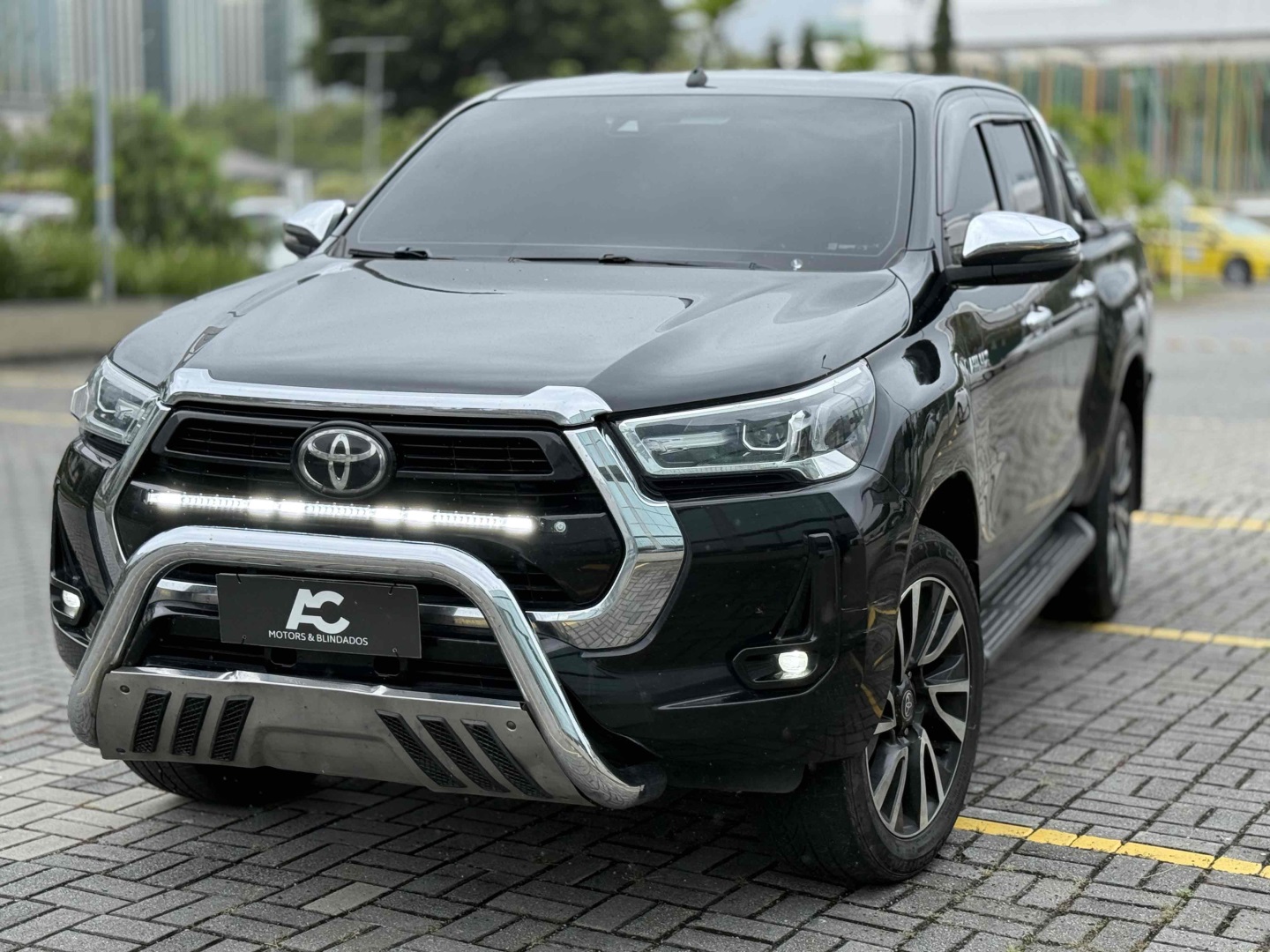 TOYOTA HILUX