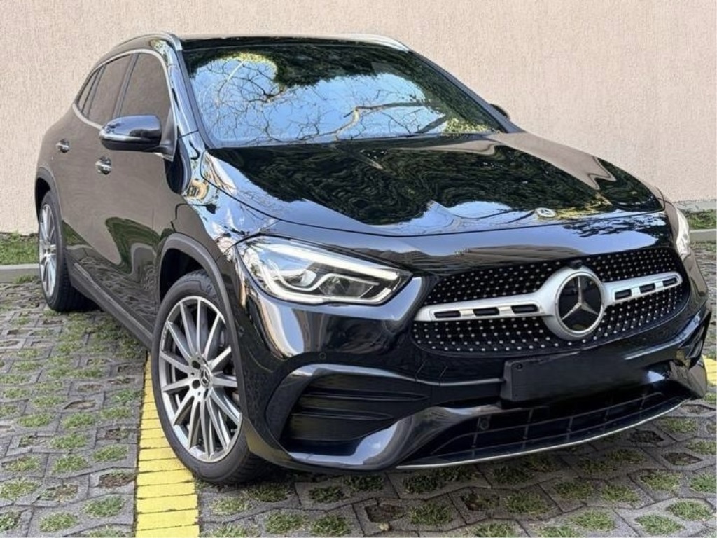 MERCEDES-BENZ GLA 200