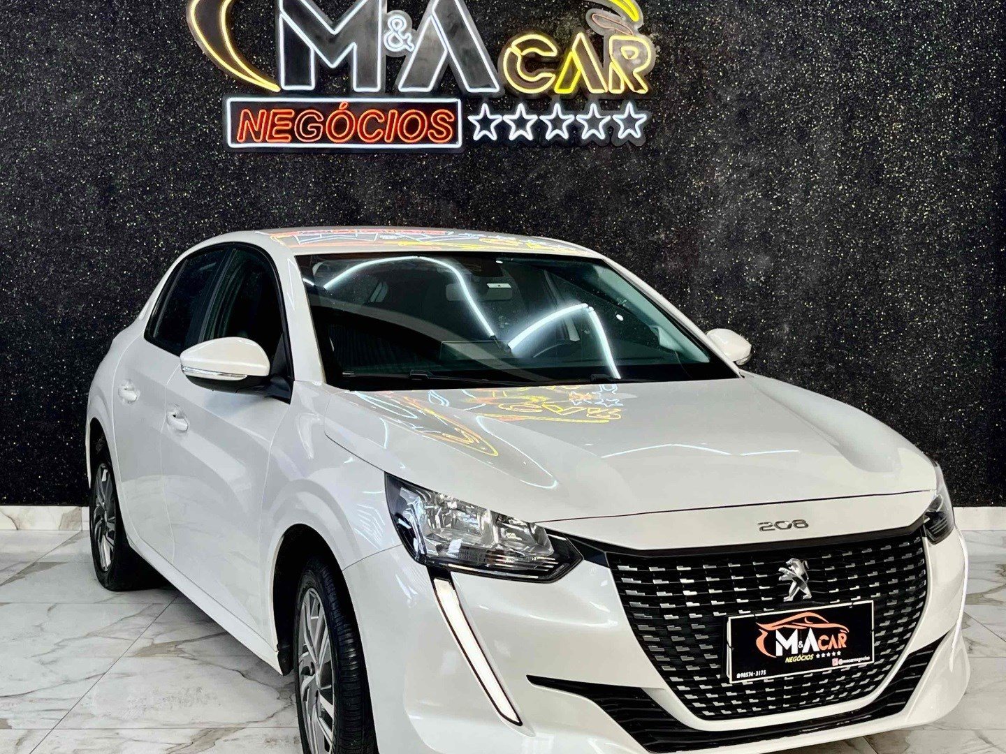 PEUGEOT 208