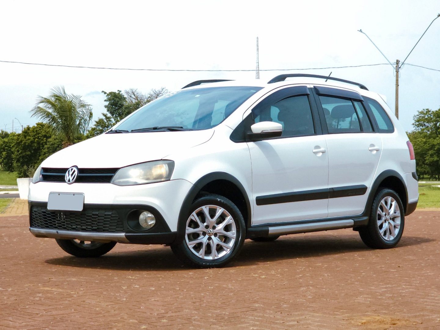 VOLKSWAGEN SPACE CROSS