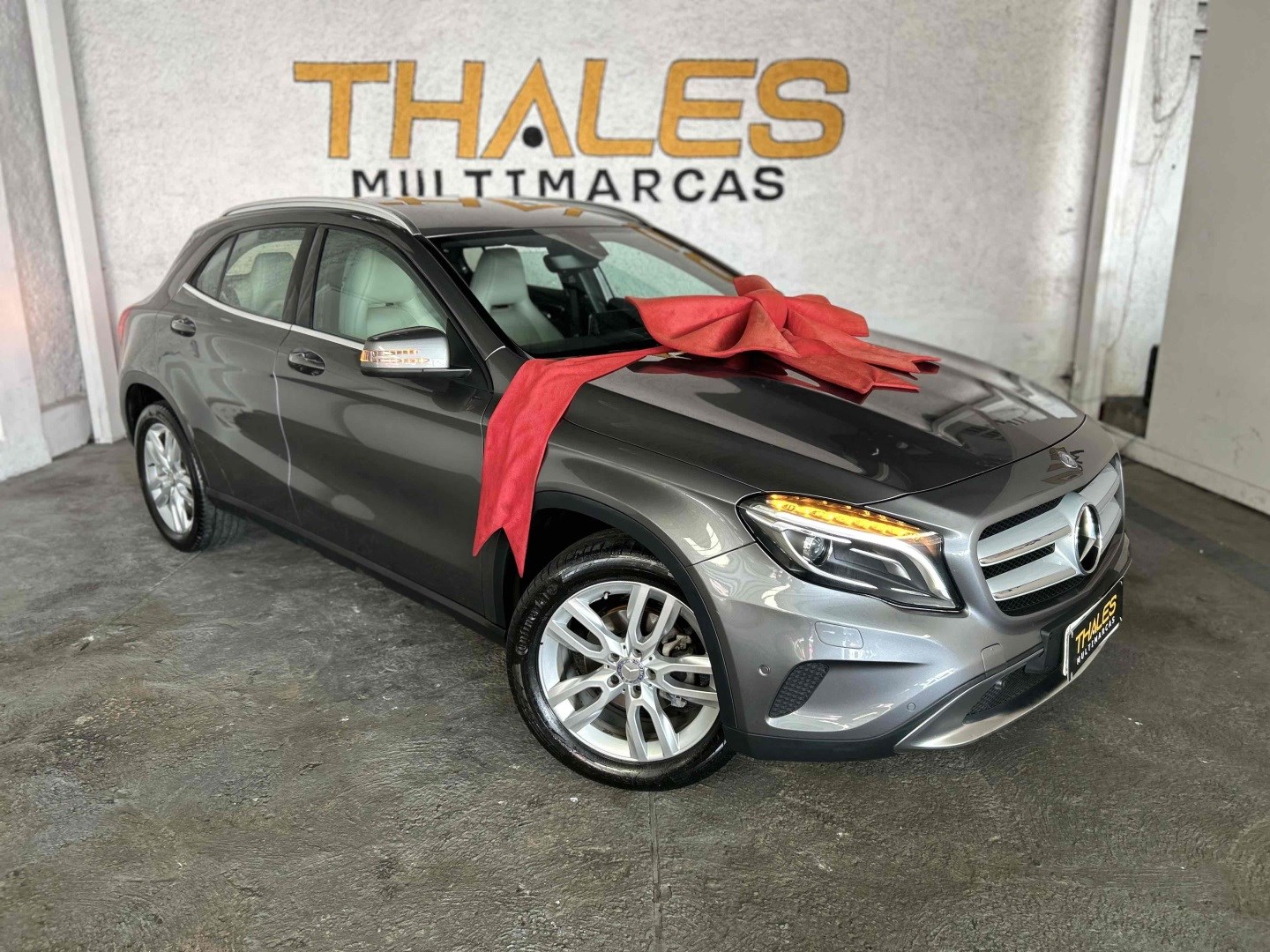 MERCEDES-BENZ GLA 200