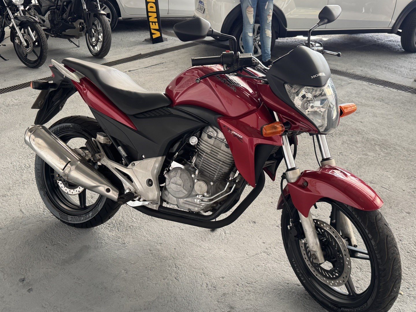HONDA CB 300R
