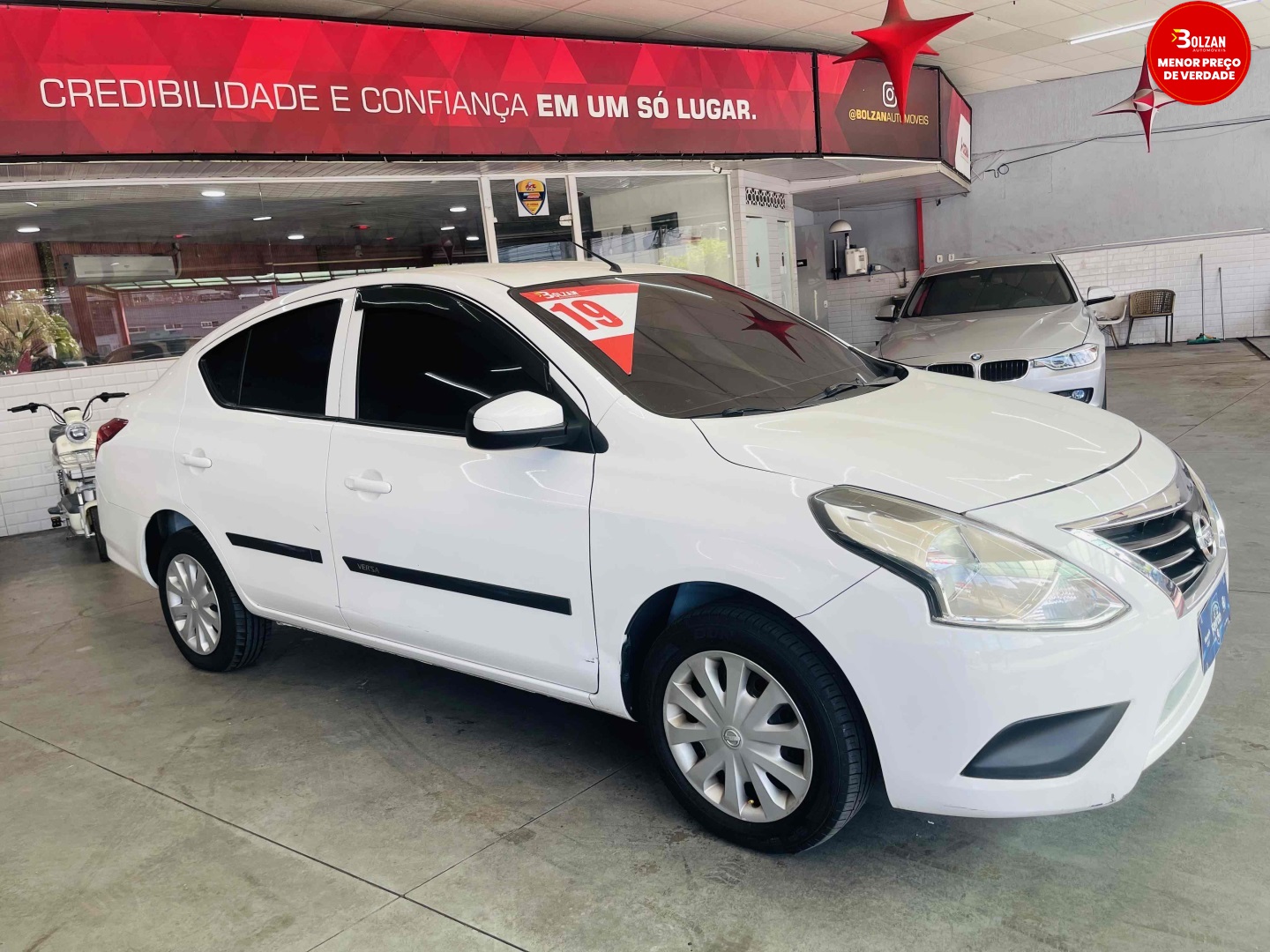 NISSAN VERSA