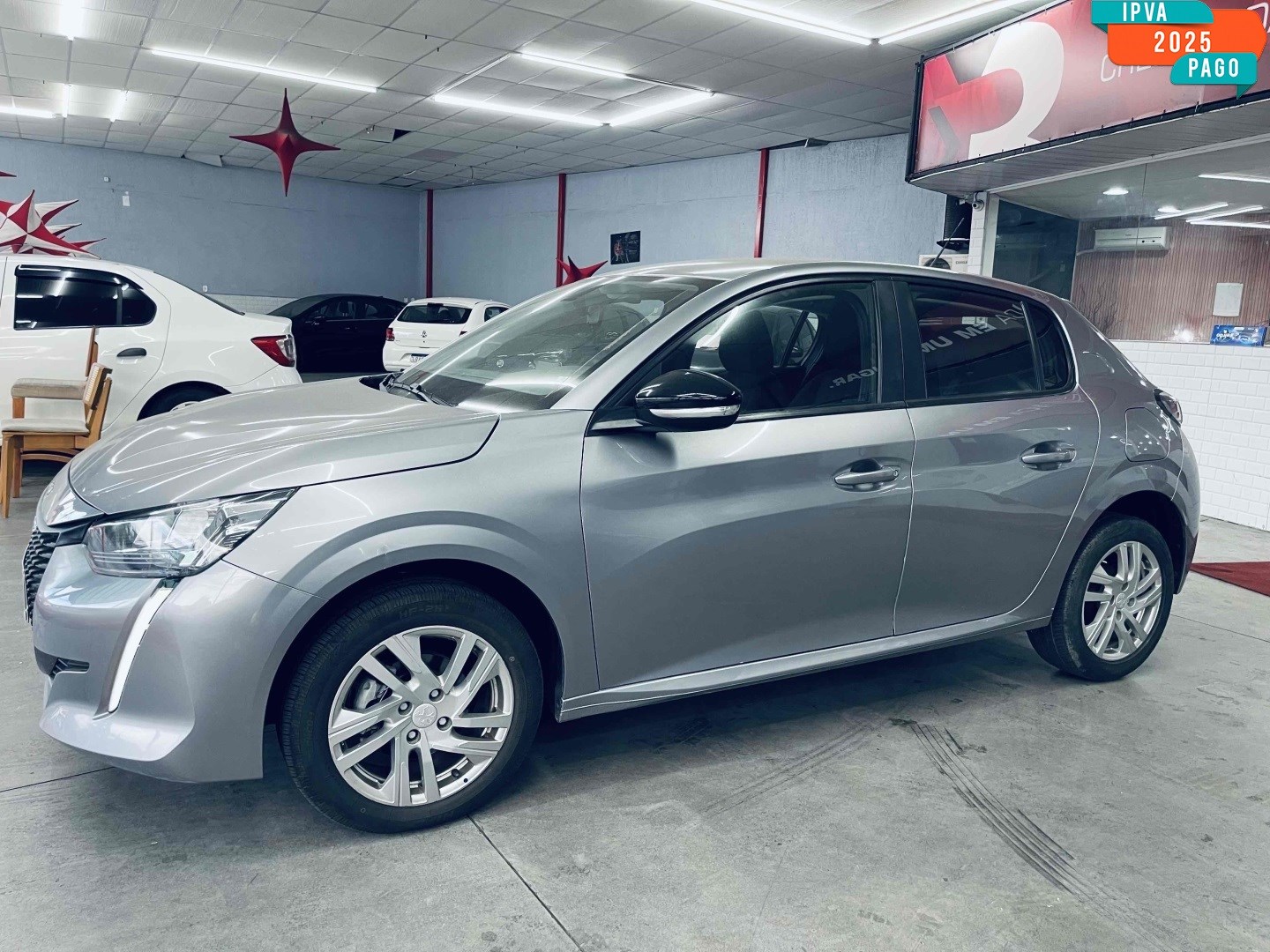 PEUGEOT 208