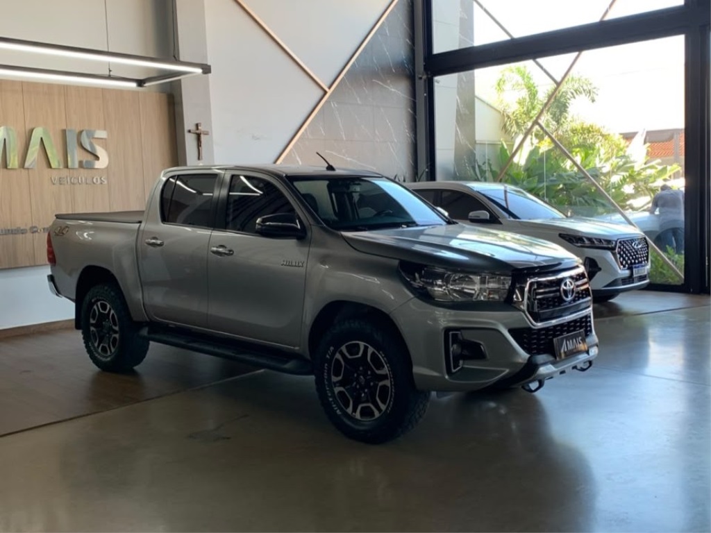 TOYOTA HILUX 2.8 SRV 4X4 CD 16V DIESEL 4P AUTOMÁTICO