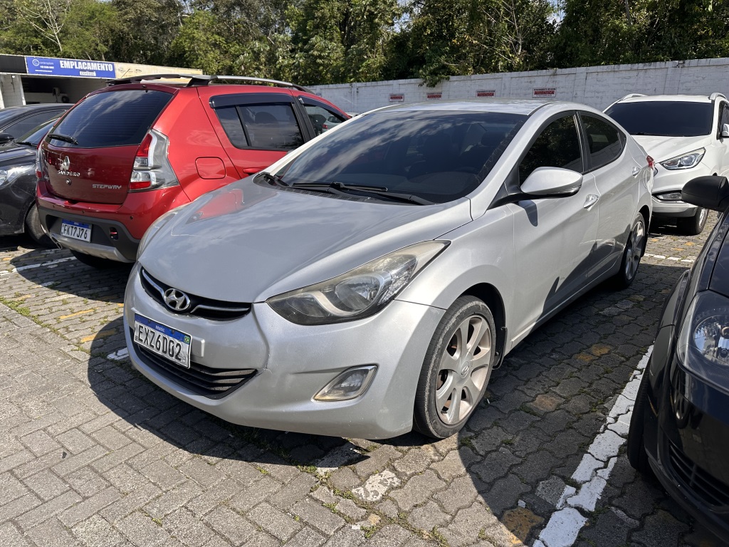 Hyundai Elantra 1.8 GLS 16v Gasolina 4p Automático