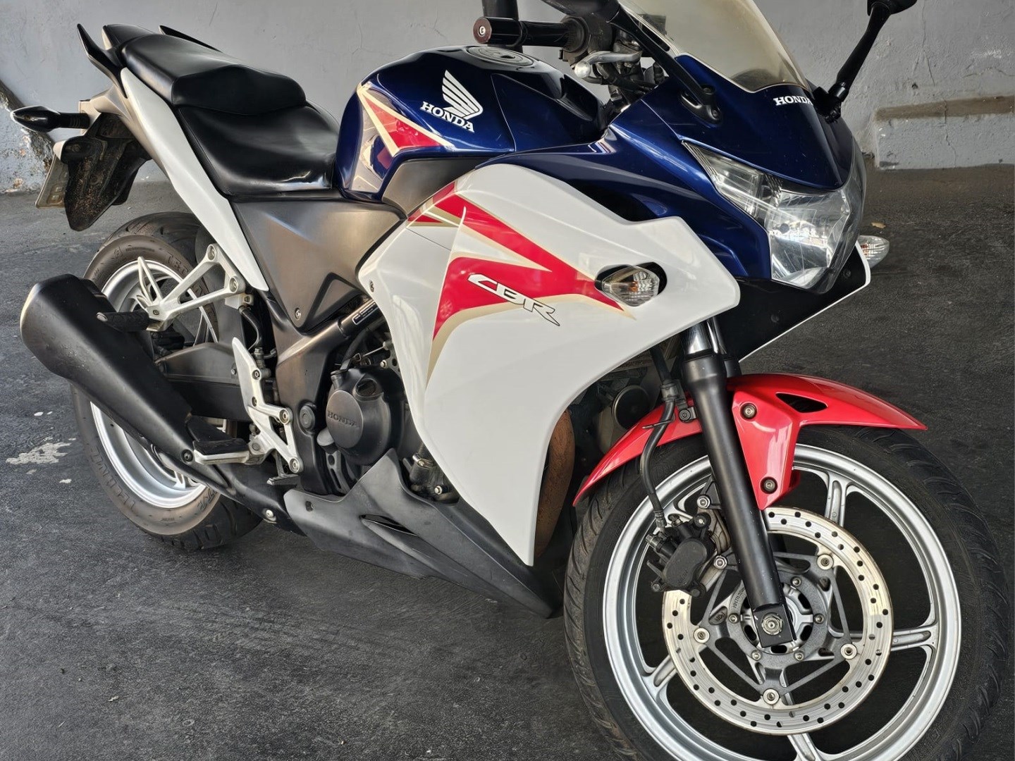 HONDA CBR 250R