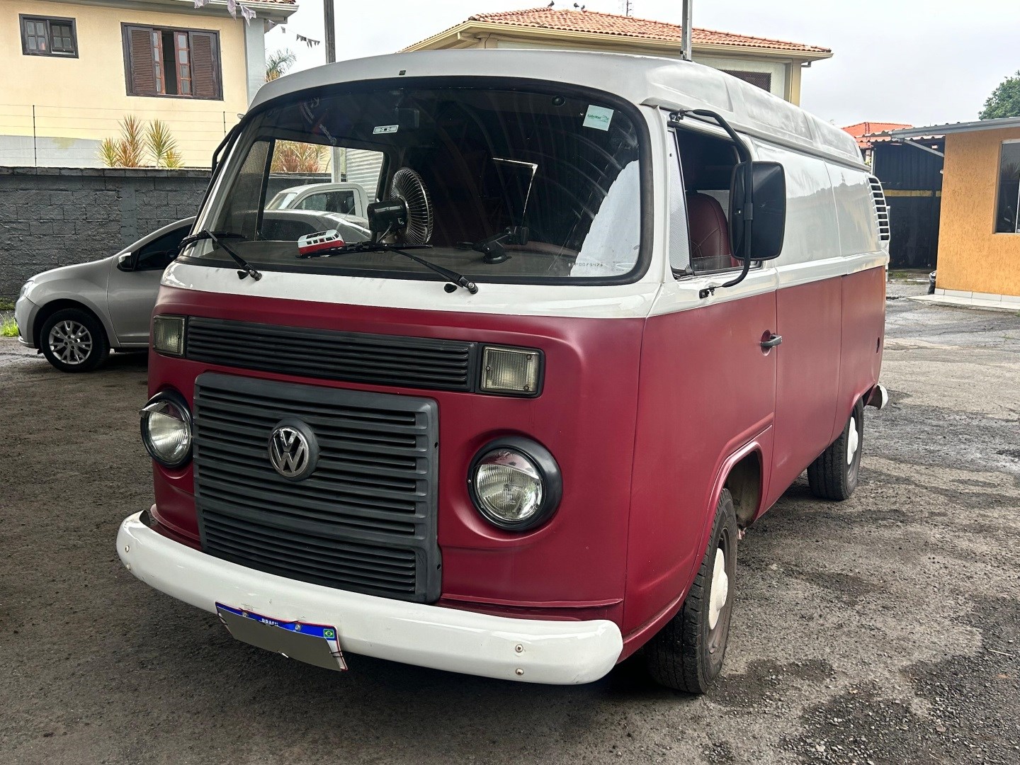 VOLKSWAGEN KOMBI