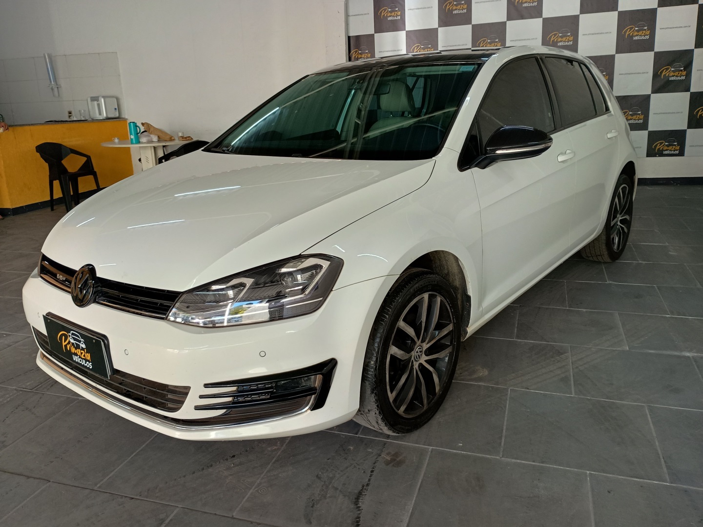 VOLKSWAGEN GOLF