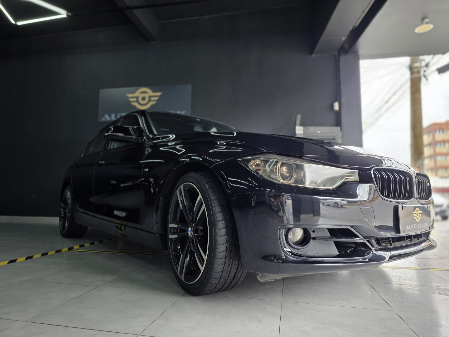 BMW 320i