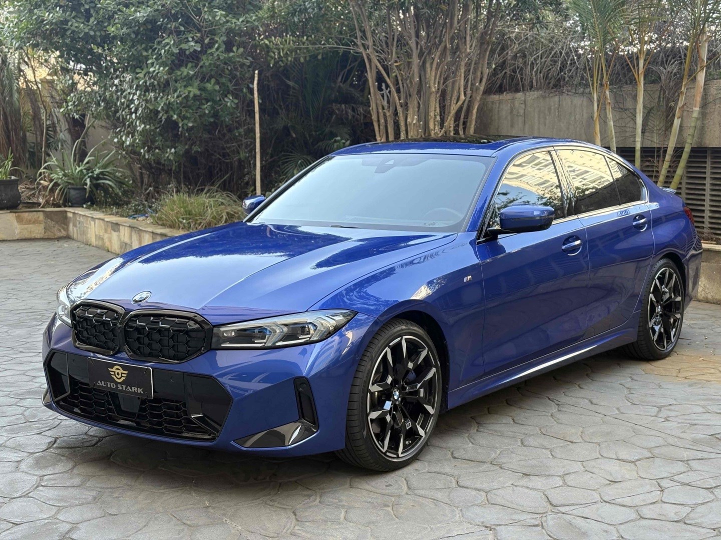 BMW 320i