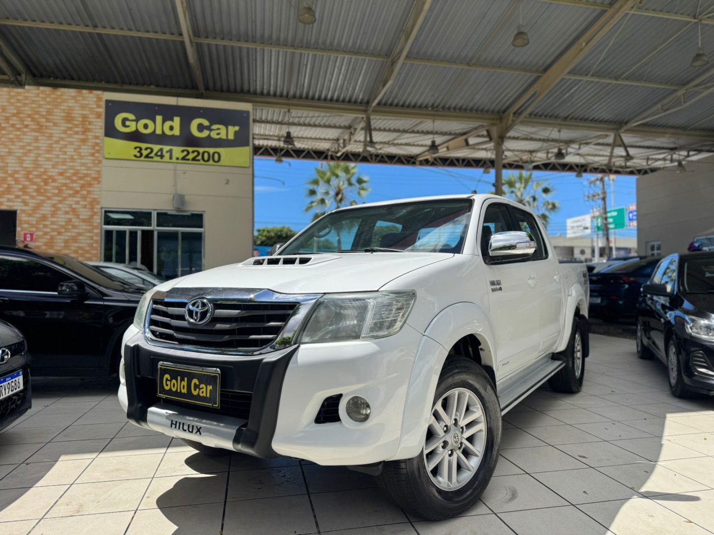 TOYOTA HILUX