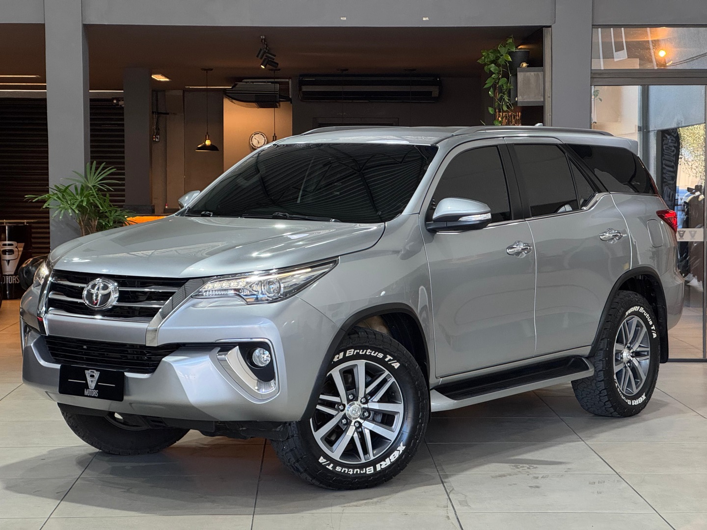 TOYOTA HILUX SW4