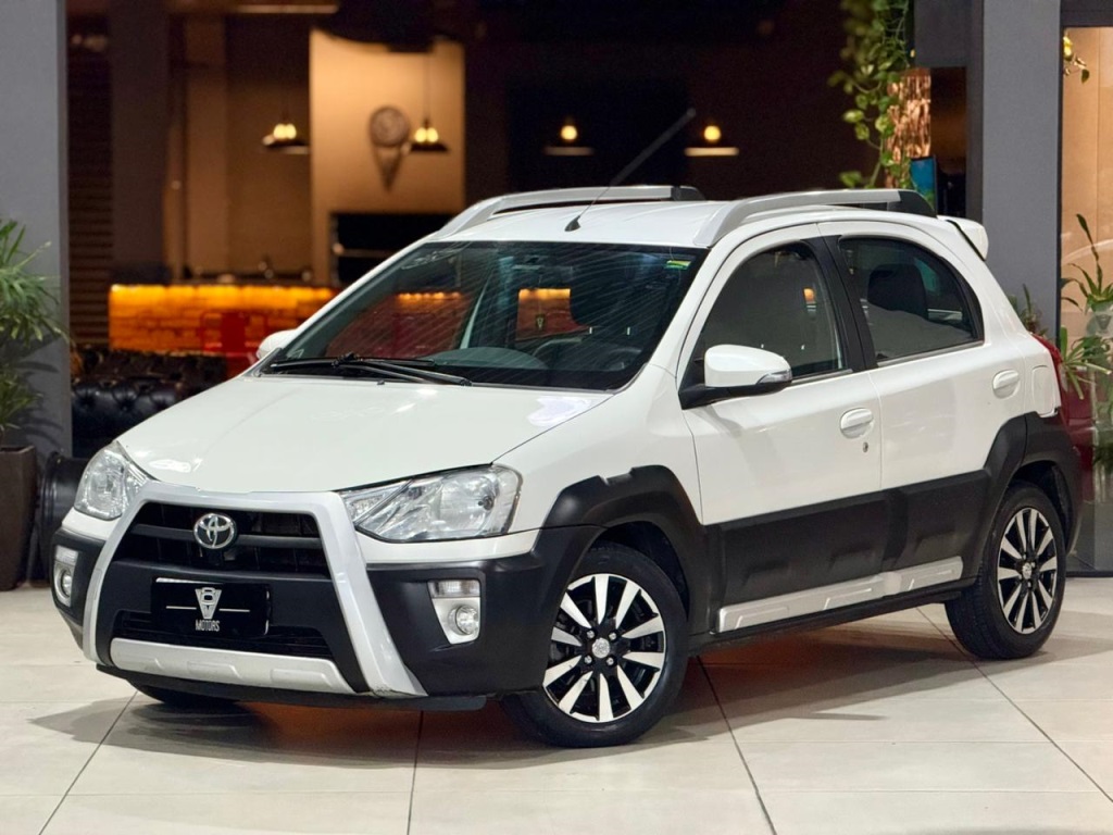 TOYOTA ETIOS CROSS