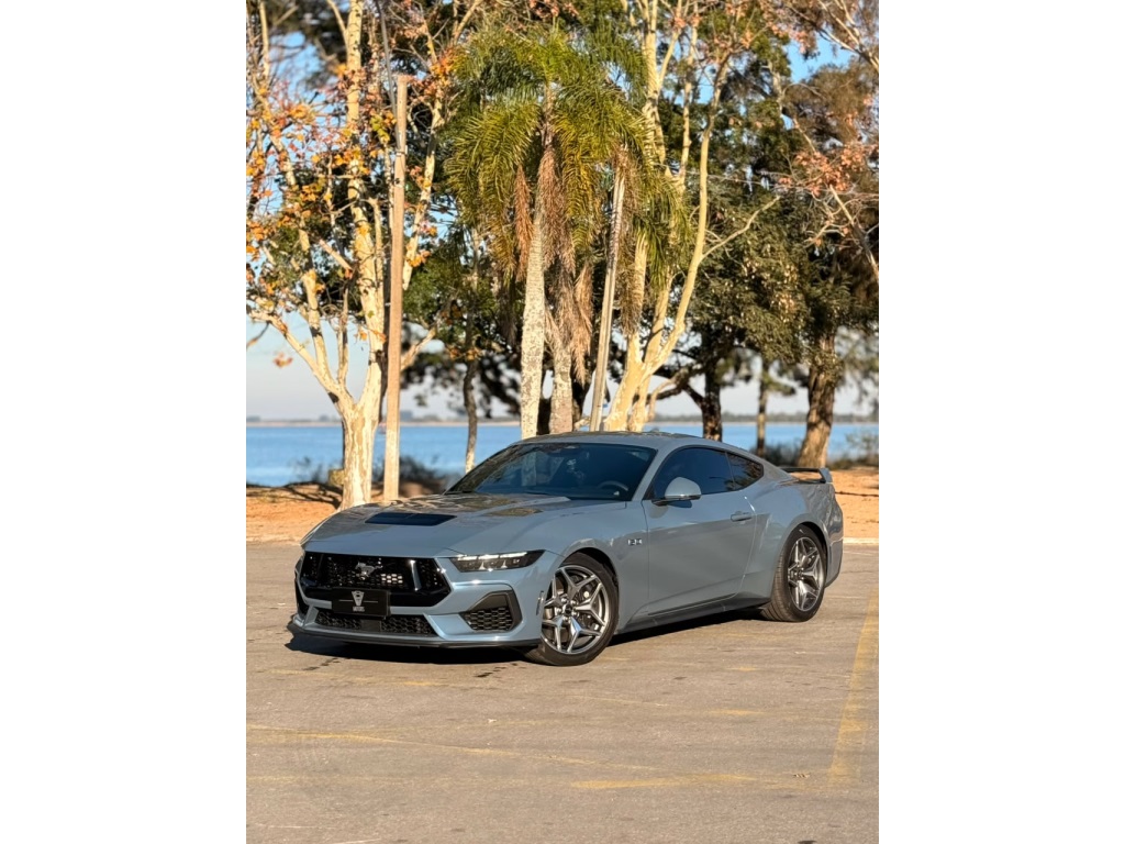 FORD MUSTANG