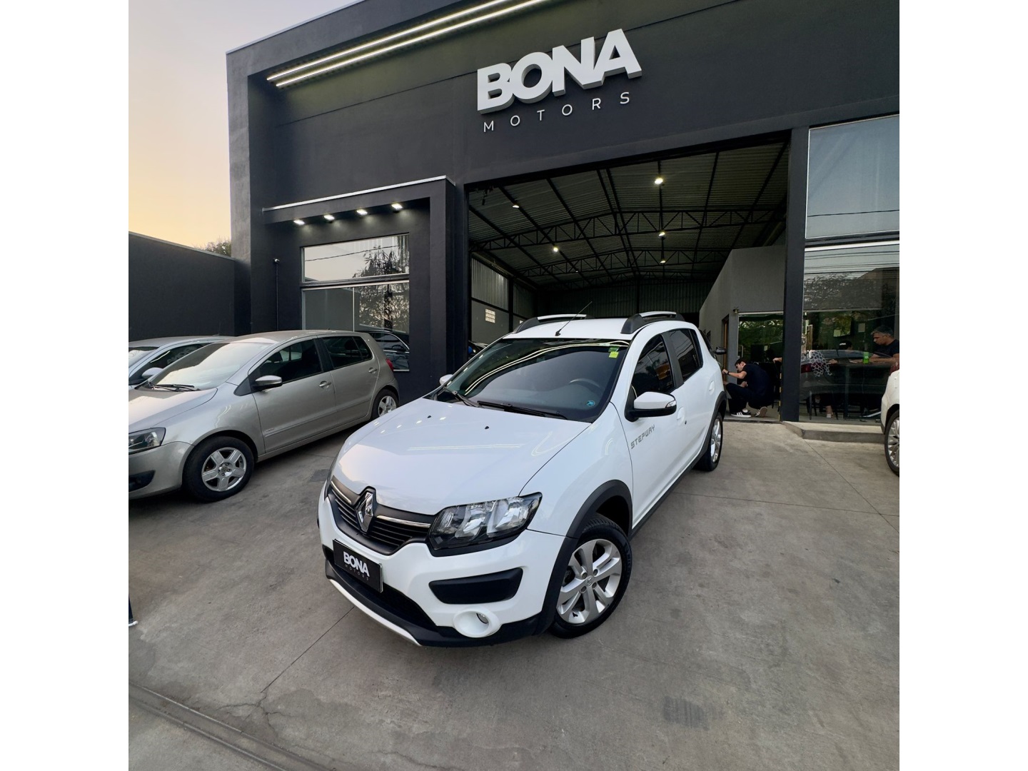 RENAULT SANDERO