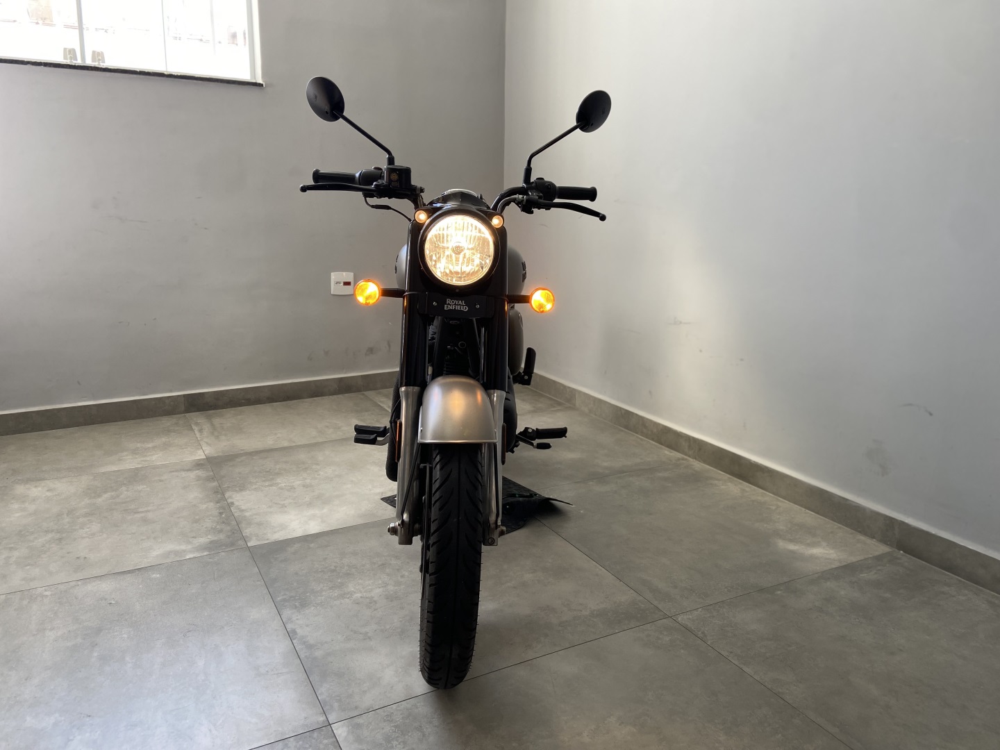 ROYAL ENFIELD CLASSIC DARK 350CC ABS