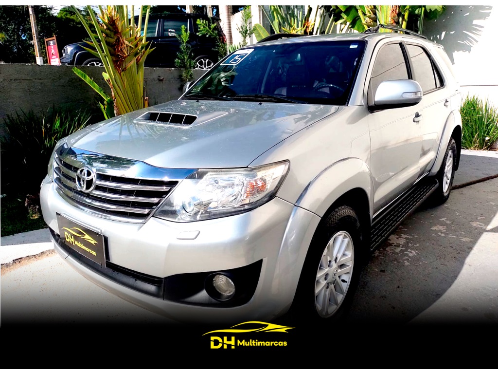 TOYOTA HILUX SW4