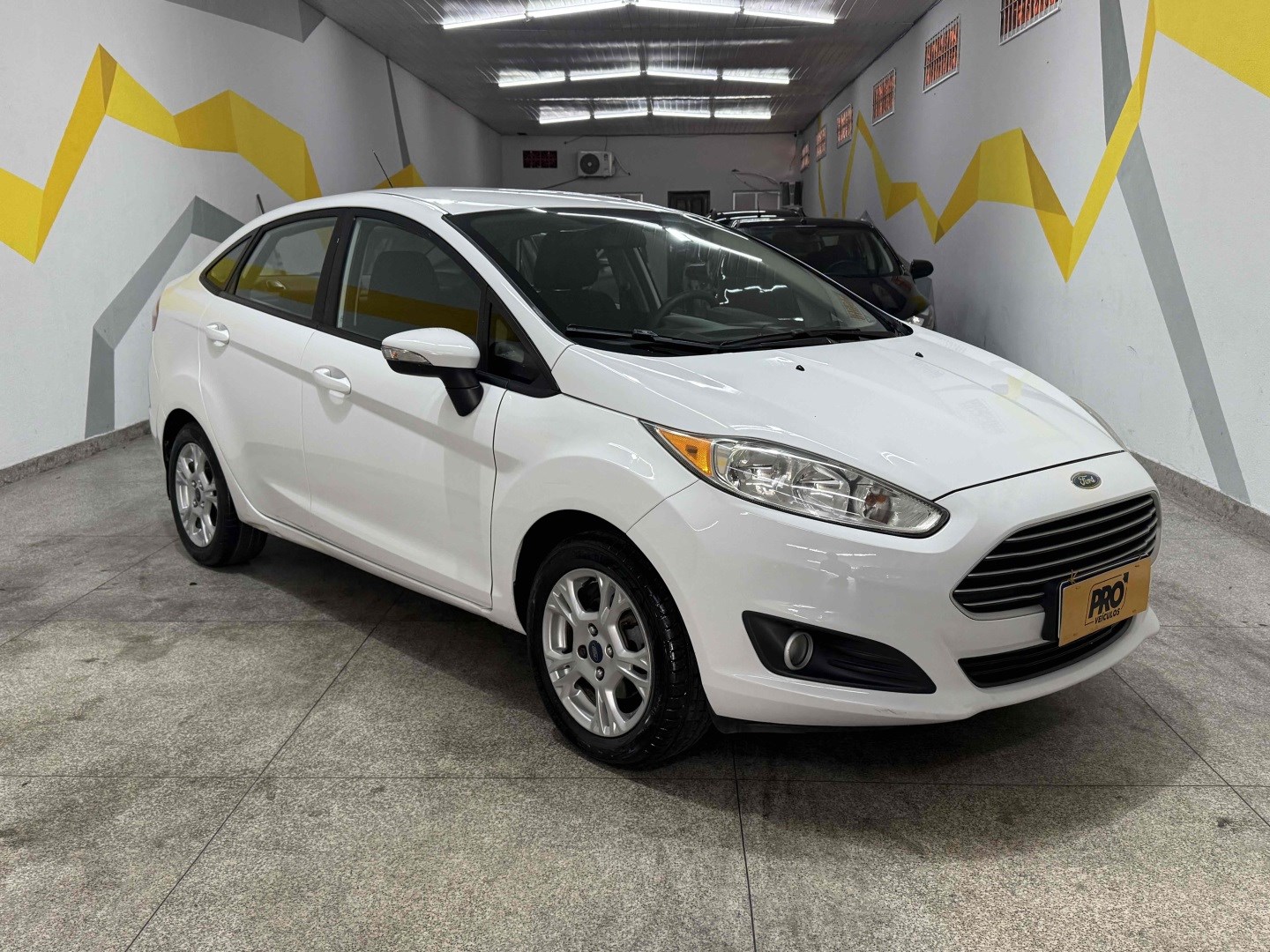 FORD FIESTA 1.6 SE SEDAN 16V FLEX 4P POWERSHIFT