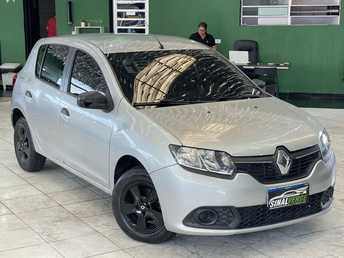 RENAULT SANDERO
