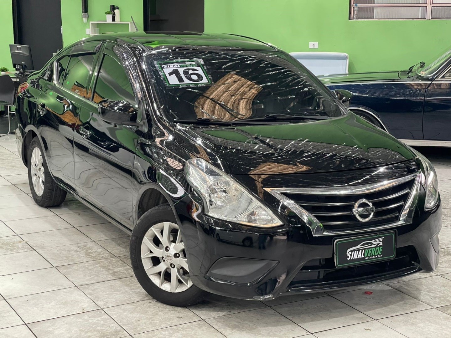 NISSAN VERSA