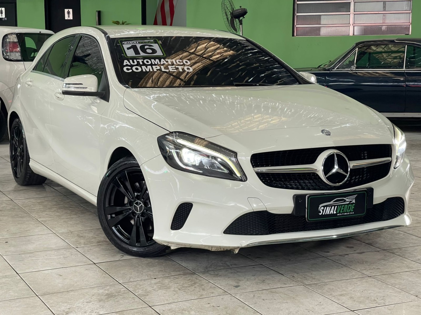 MERCEDES-BENZ A 200