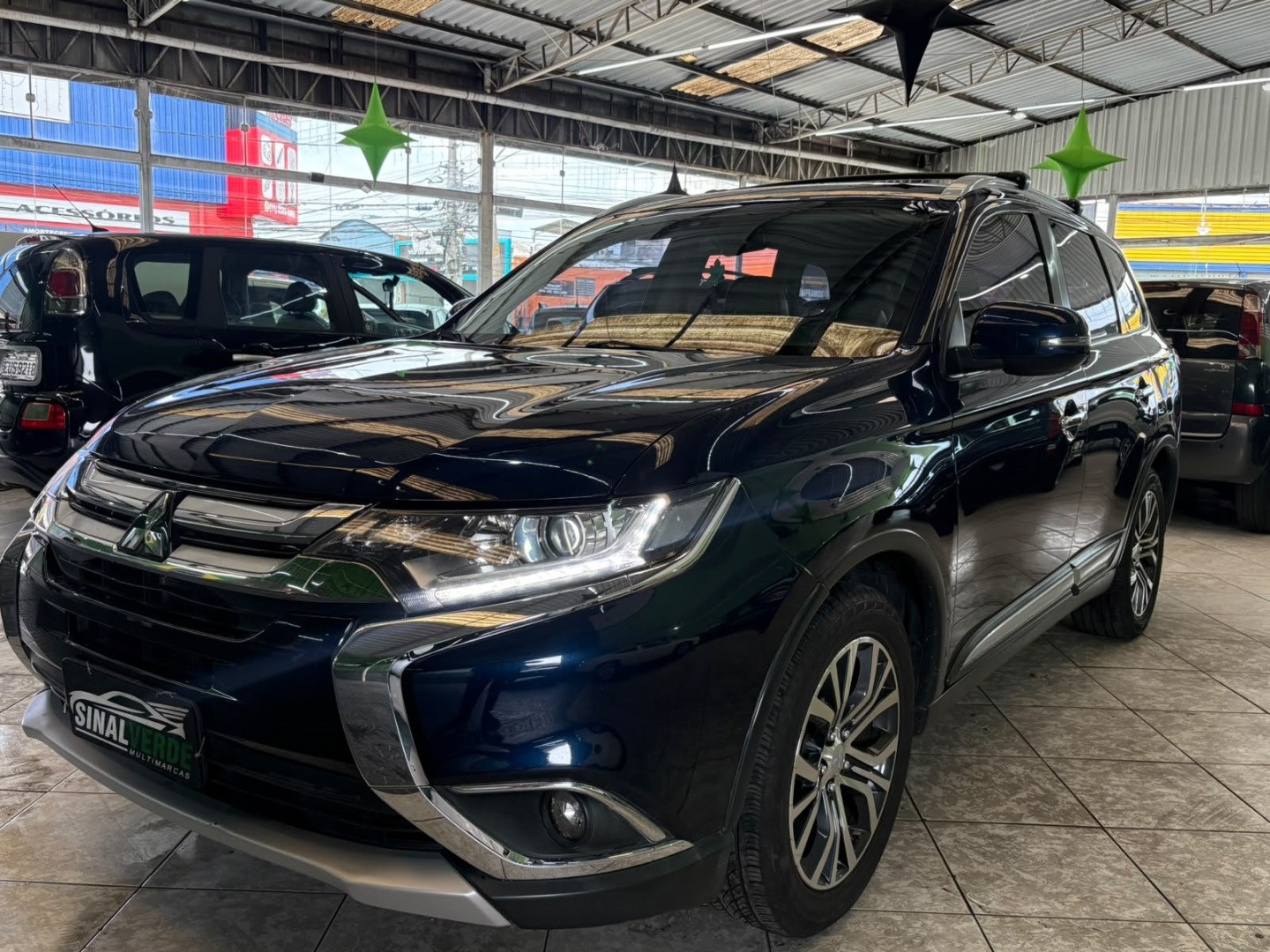 MITSUBISHI OUTLANDER