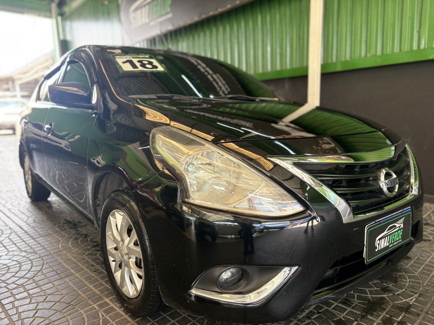 NISSAN VERSA