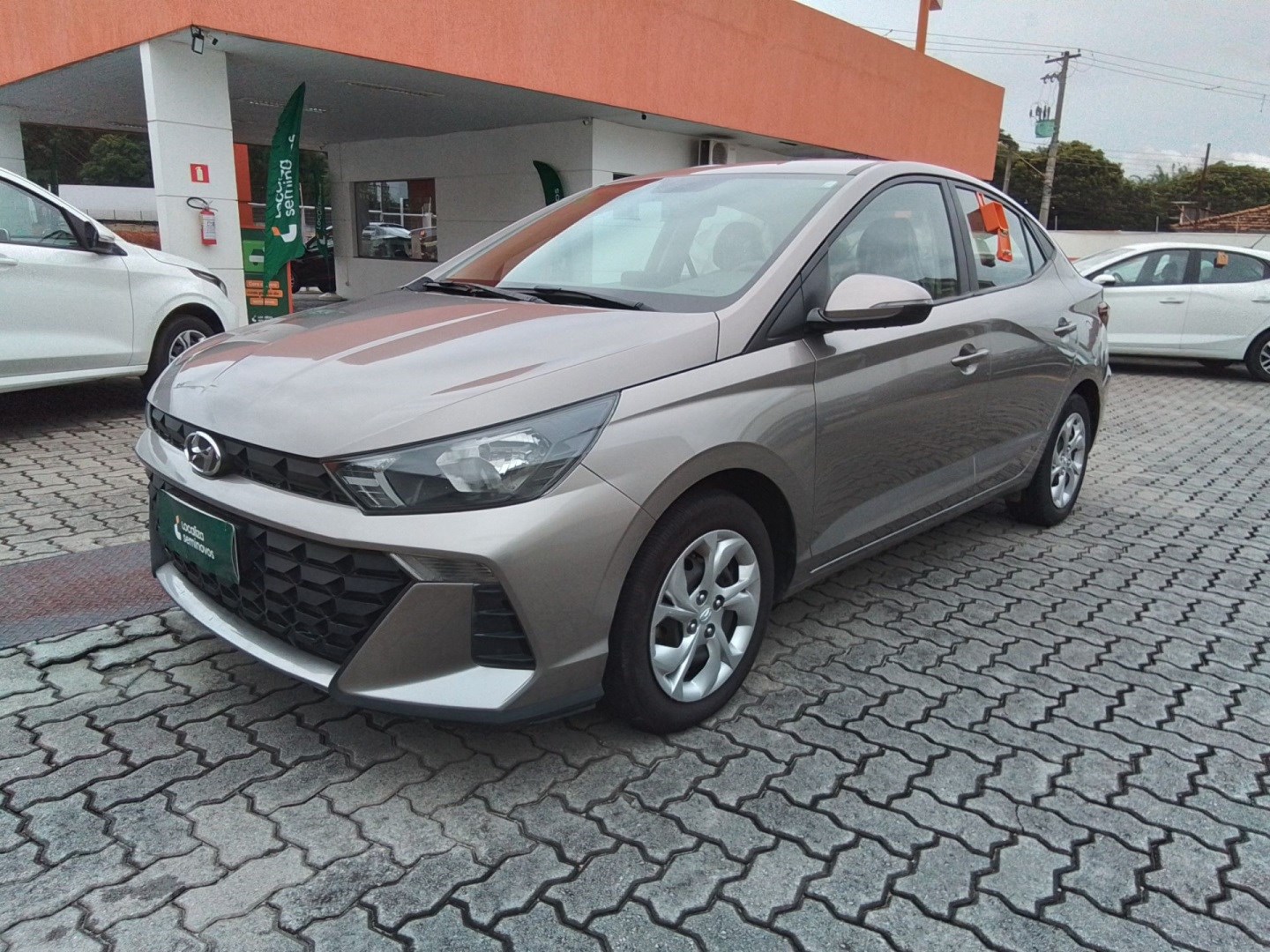 foto do veículo Hyundai Hb20s   1.0 12V FLEX COMFORT PLUS MANUAL
