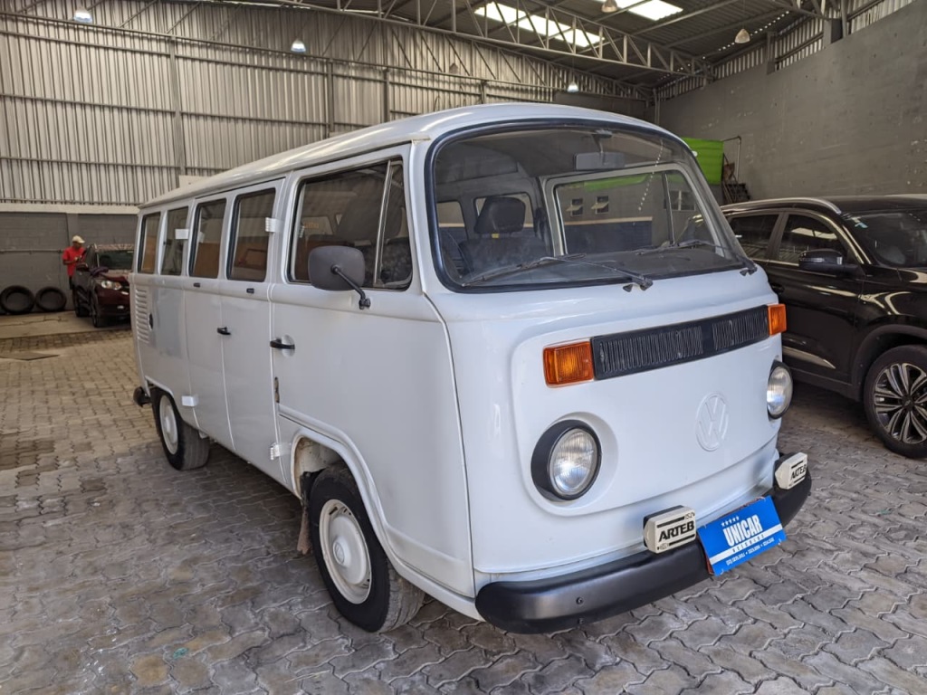 VOLKSWAGEN KOMBI