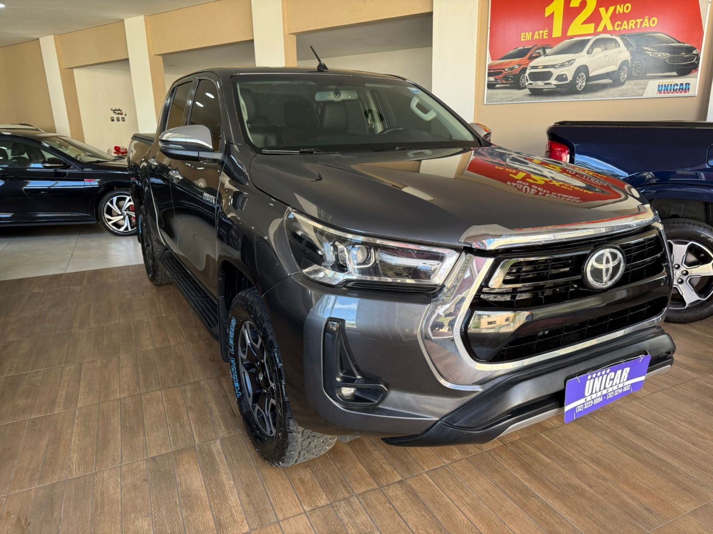 TOYOTA HILUX