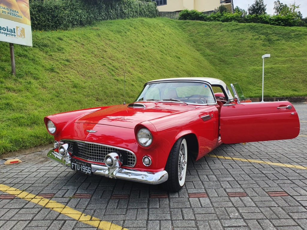 FORD THUNDERBIRD