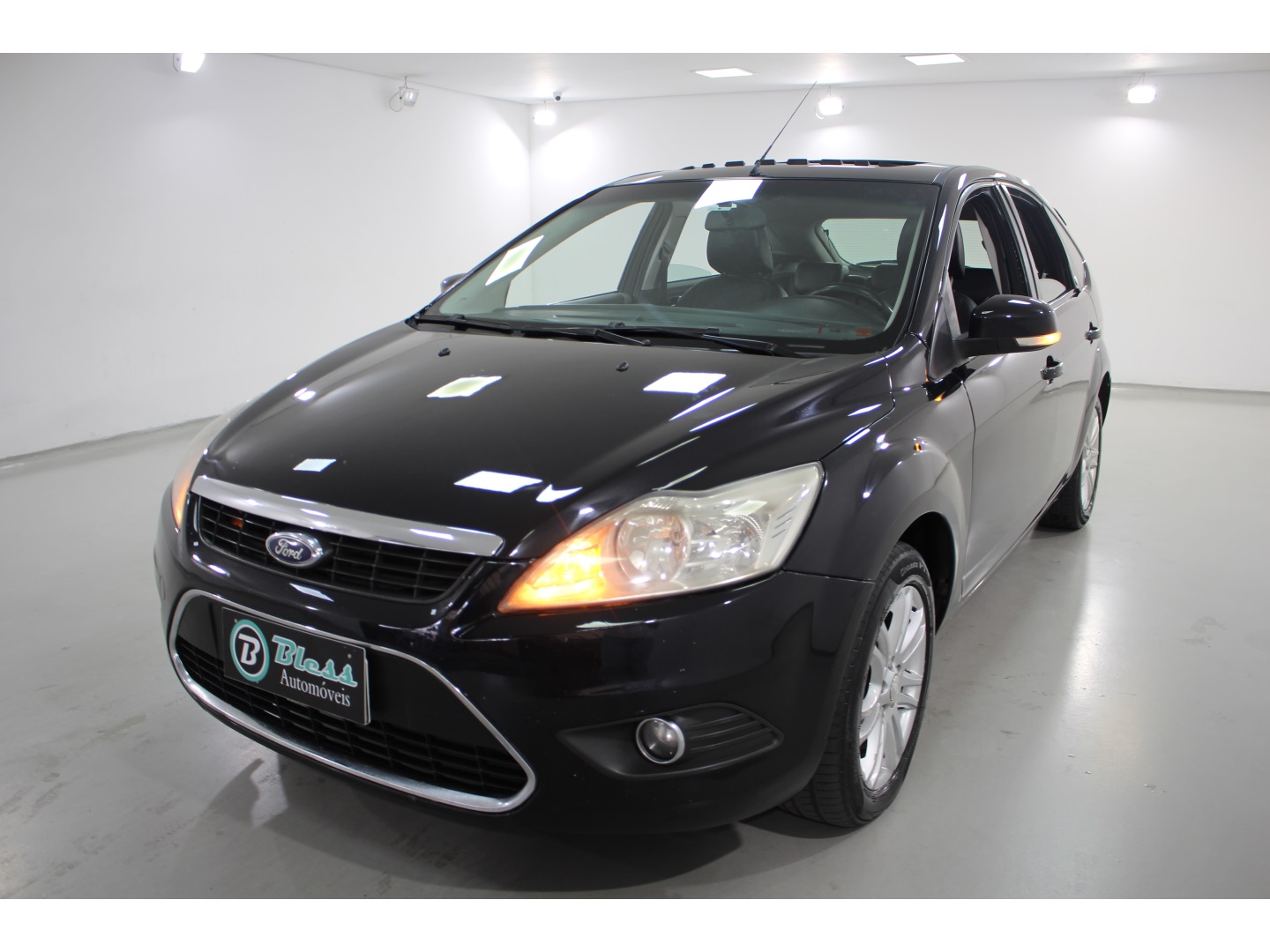 FORD FOCUS 2.0 GHIA 16V GASOLINA 4P MANUAL