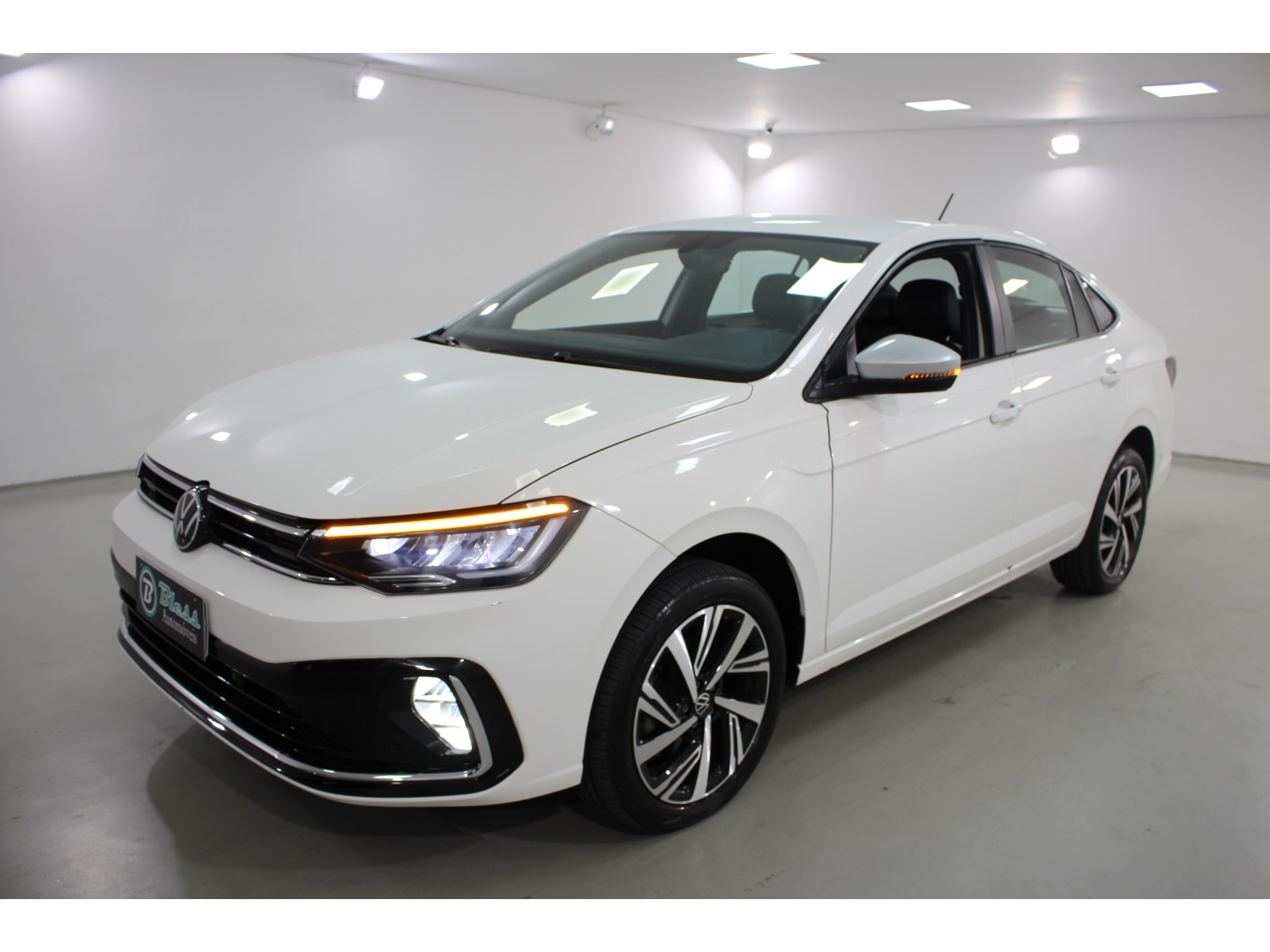 VOLKSWAGEN VIRTUS 1.0 200 TSI HIGHLINE AUTOMÁTICO