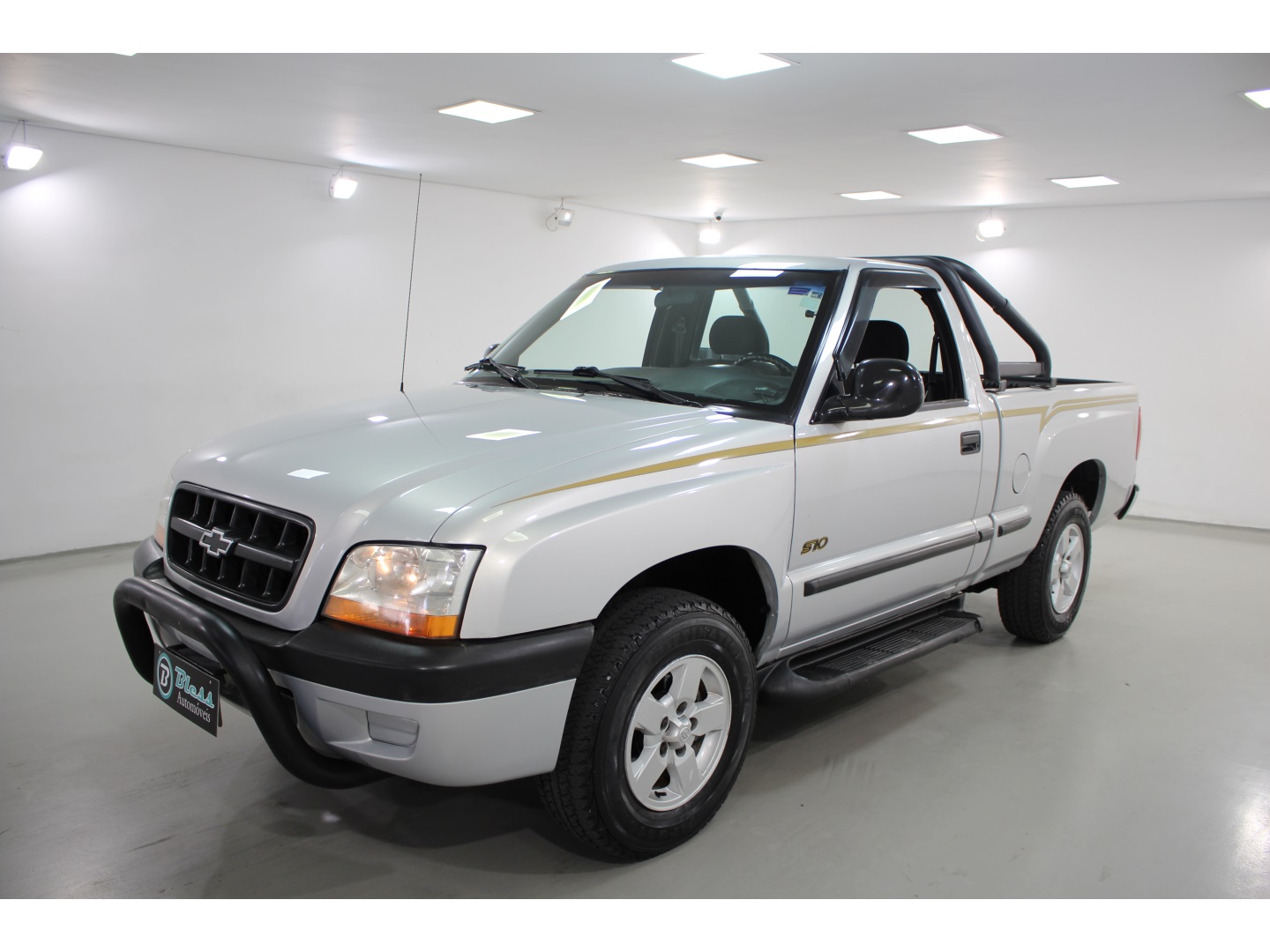 CHEVROLET S10 2.4 MPFI STD RODEIO 4X2 CS 8V GASOLINA 2P MANUAL