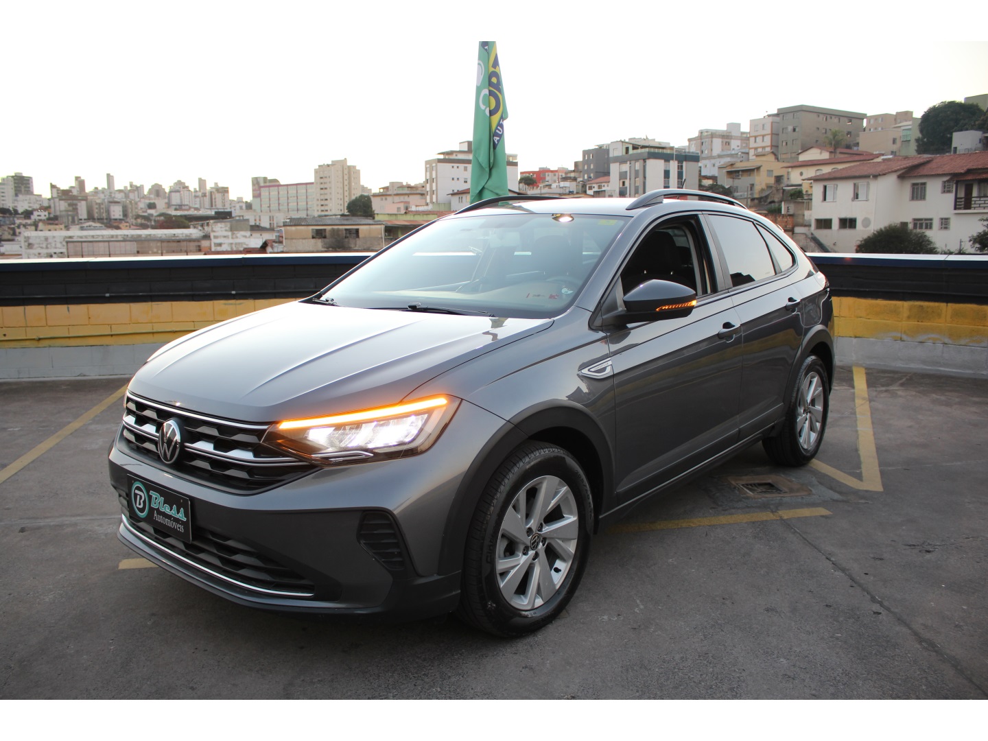 VOLKSWAGEN NIVUS 1.0 200 TSI TOTAL FLEX COMFORTLINE AUTOMÁTICO