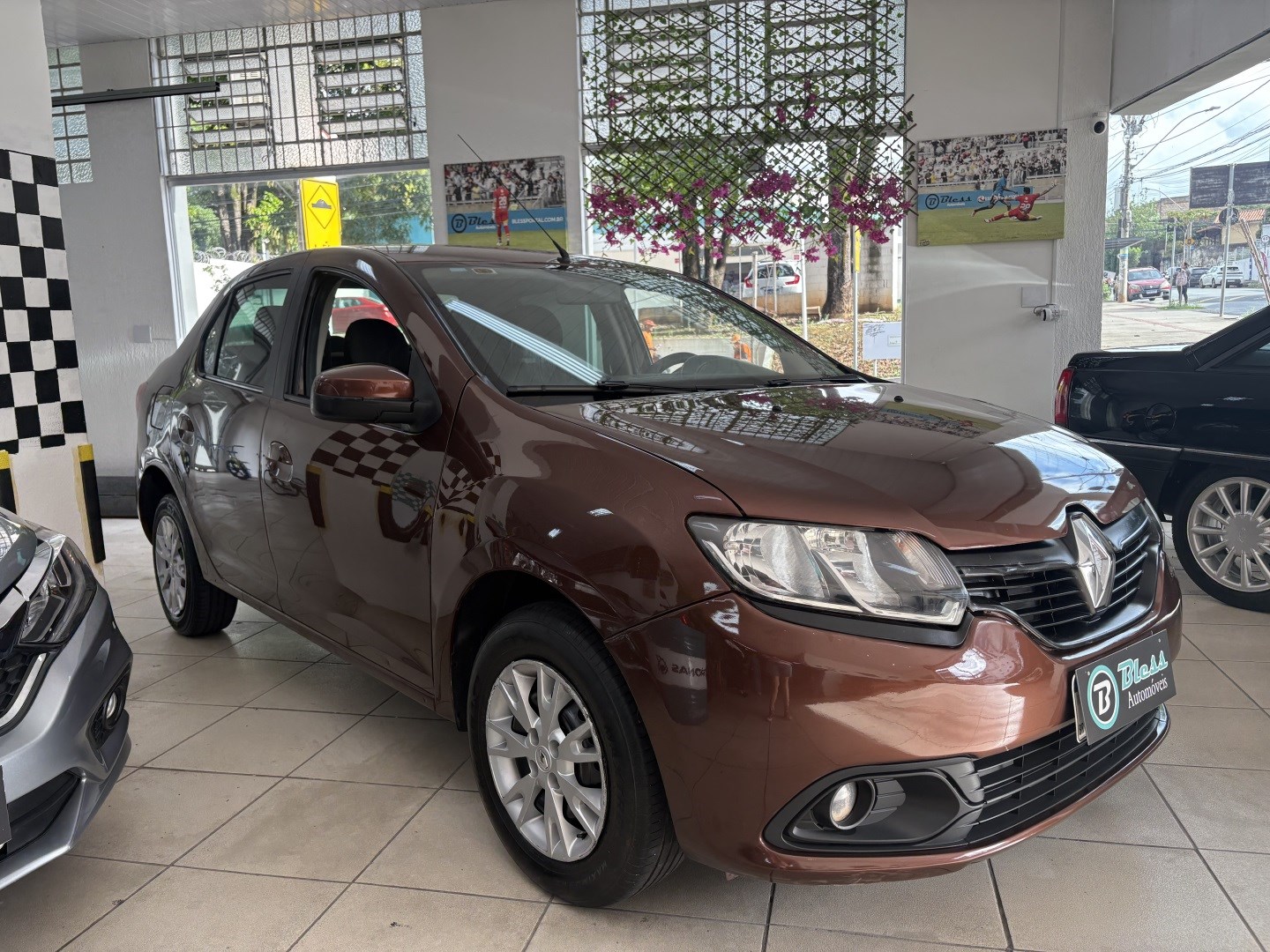 RENAULT LOGAN 1.6 EXPRESSION 8V FLEX 4P MANUAL