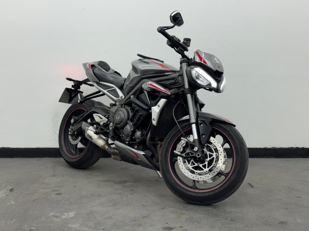 TRIUMPH STREET TRIPLE 765 RS