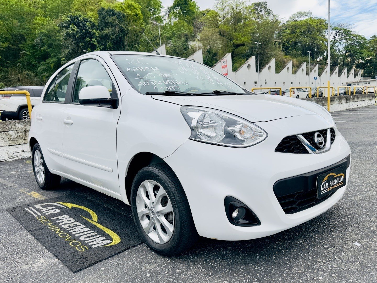 Nissan March 2020 à venda