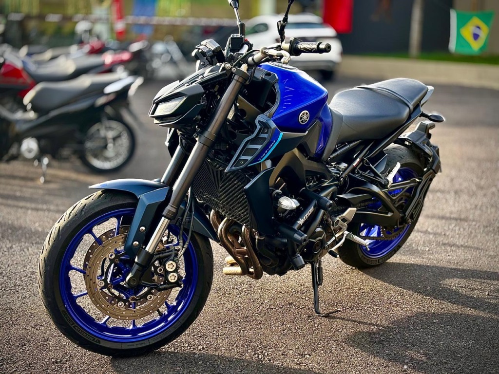 YAMAHA MT-09