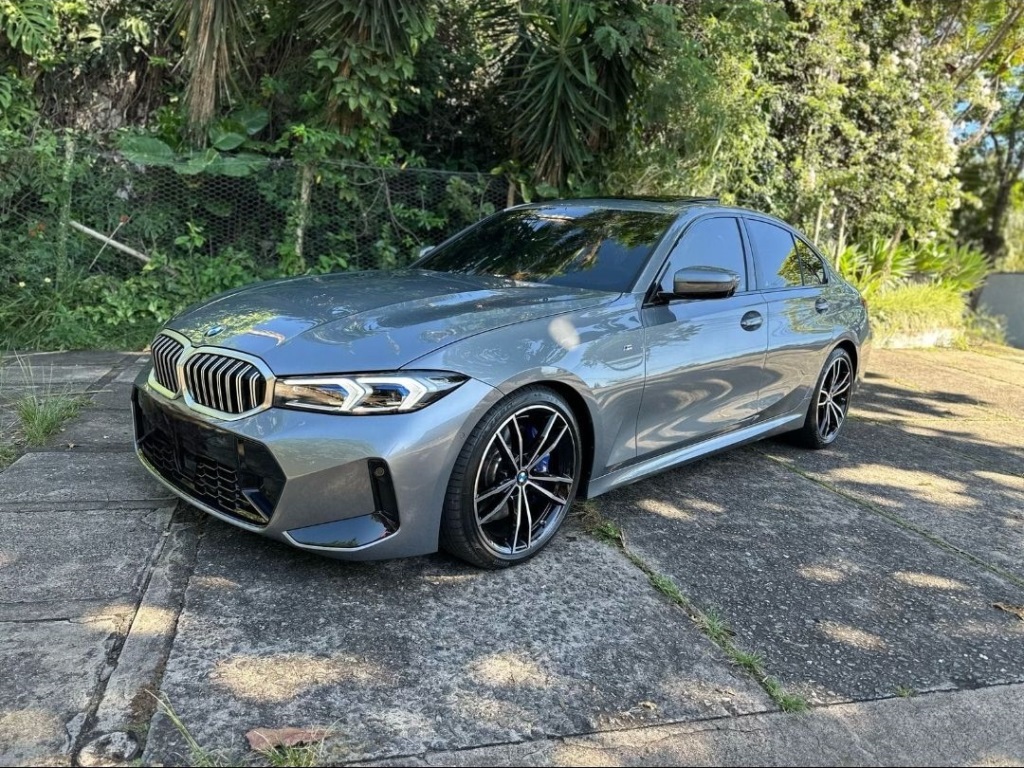 BMW 320i