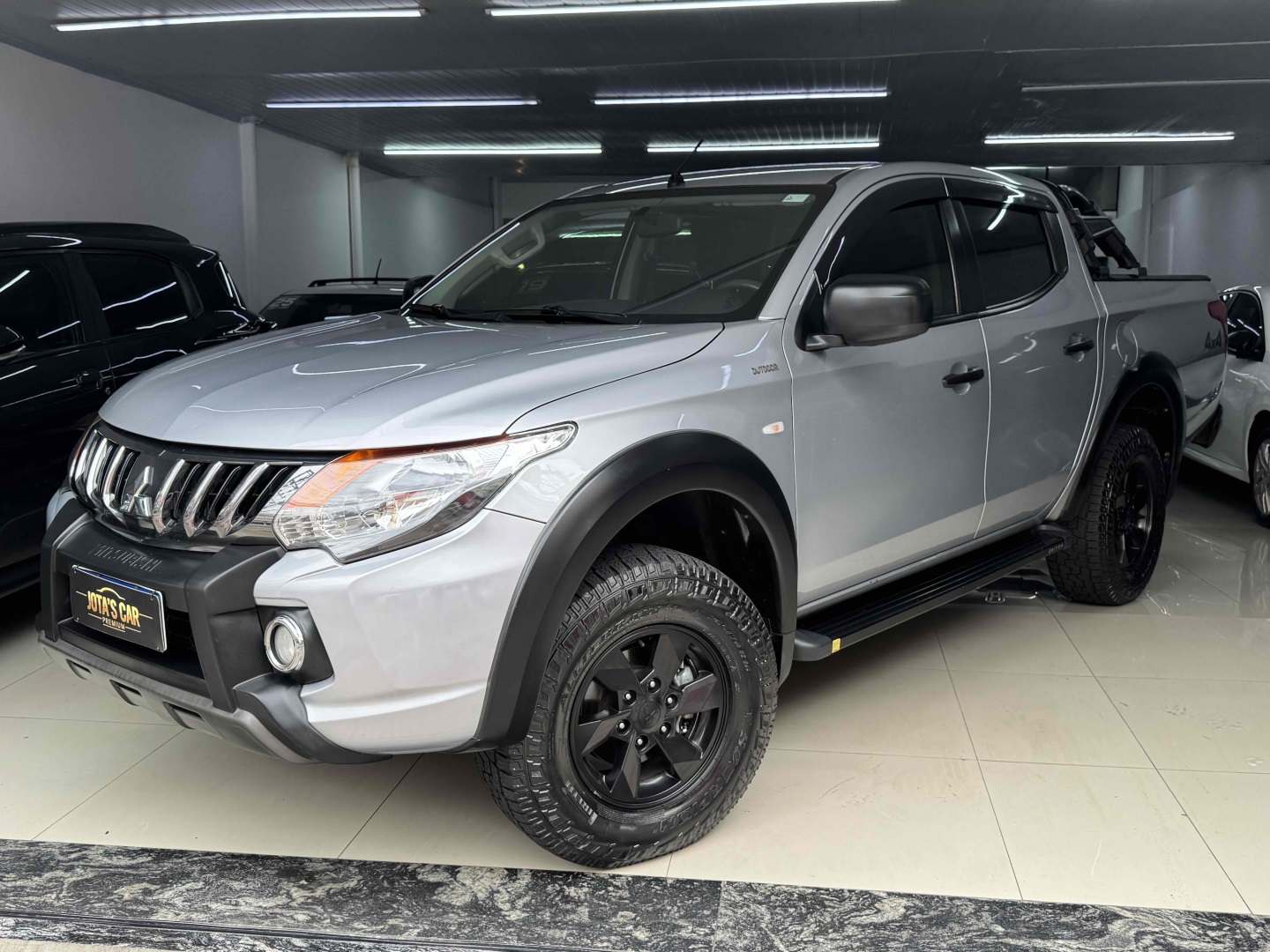 MITSUBISHI L200 TRITON