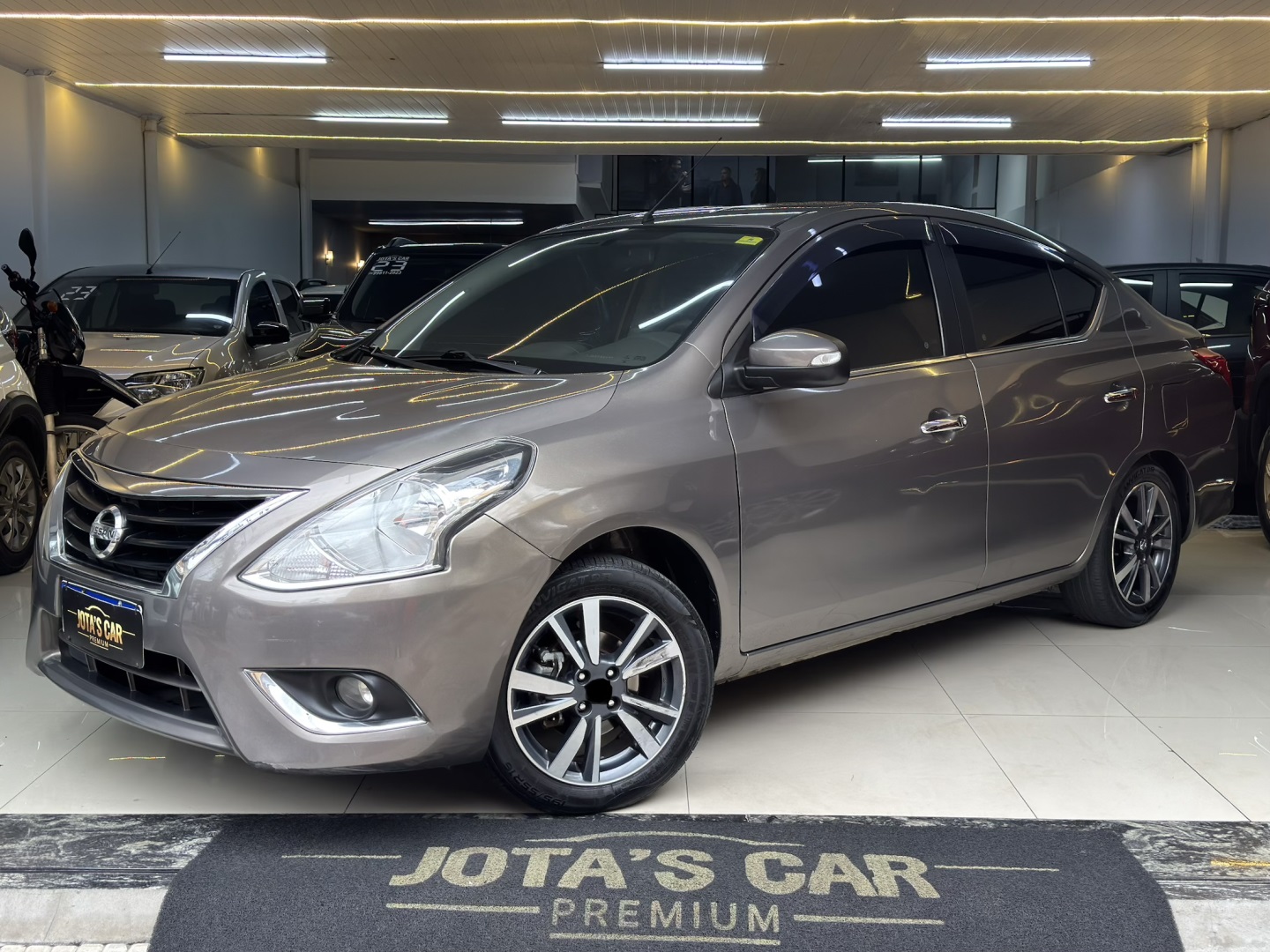 NISSAN VERSA