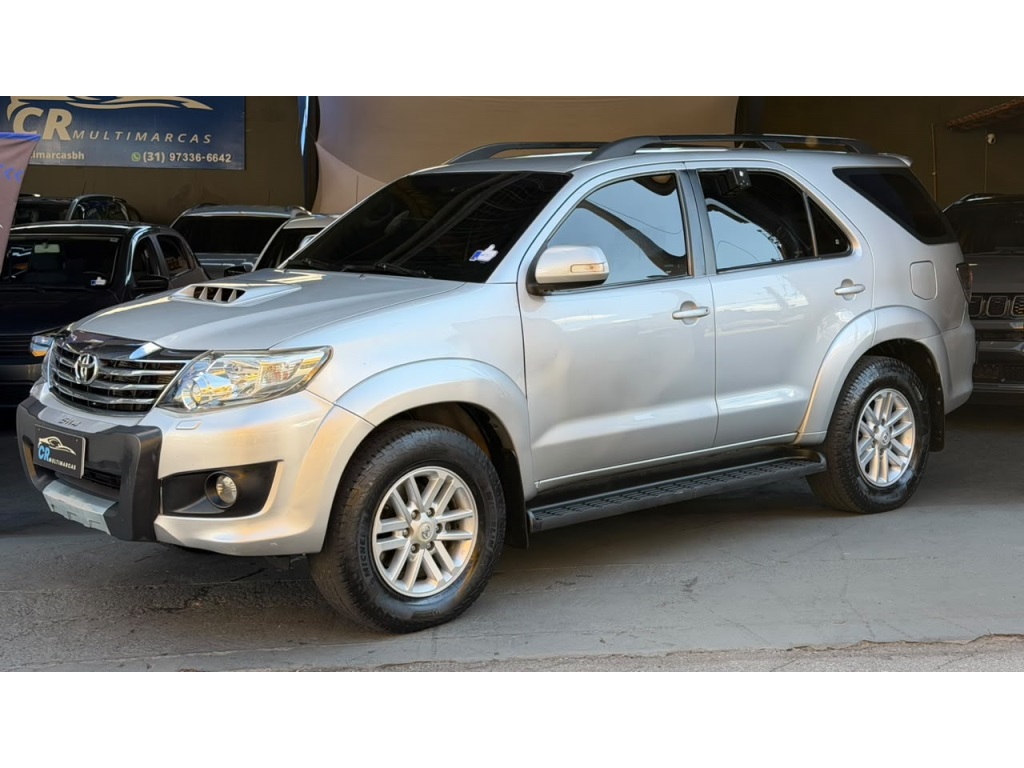 TOYOTA HILUX SW4