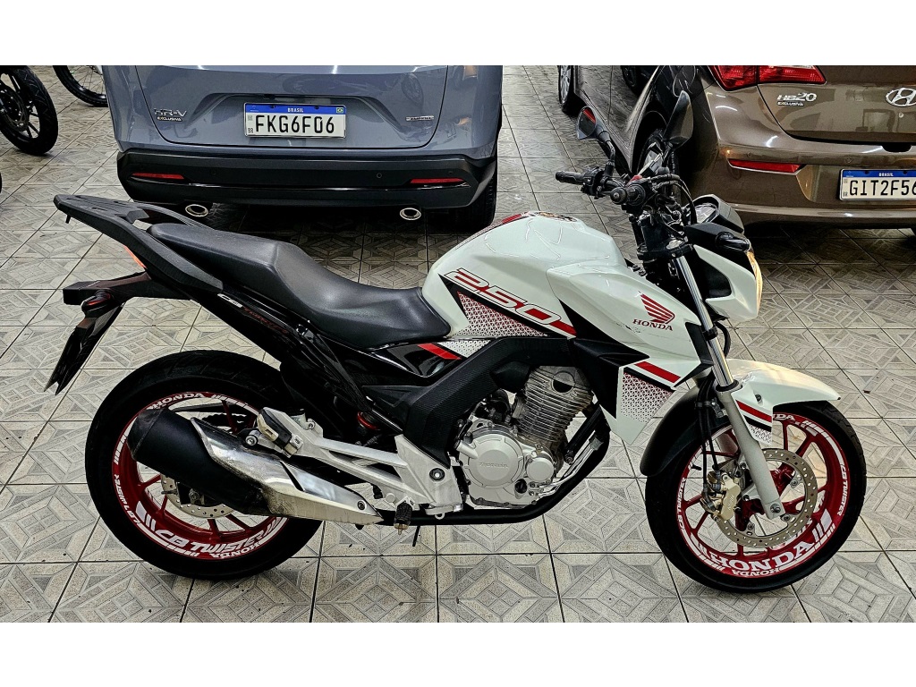 HONDA CB 250 TWISTER