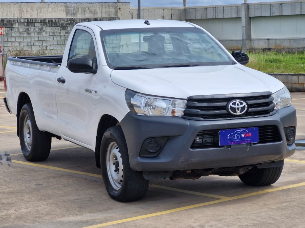 TOYOTA HILUX 2.8 D-4D TURBO DIESEL CS 4X4 MANUAL
