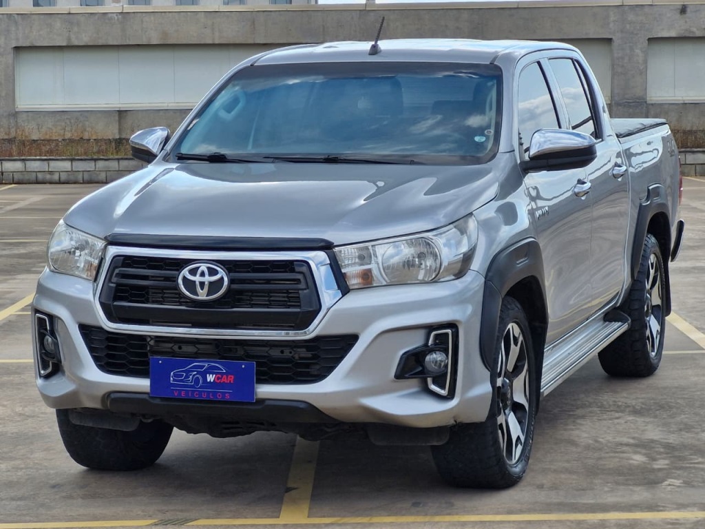 TOYOTA HILUX 2.8 STD 4X4 CD 16V DIESEL 4P MANUAL