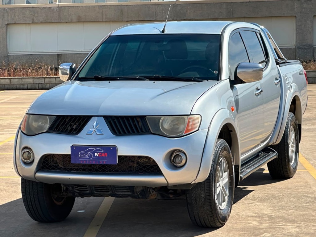 MITSUBISHI L200 TRITON 3.2 HPE 4X4 CD 16V TURBO INTERCOOLER DIESEL 4P AUTOMÁTICO