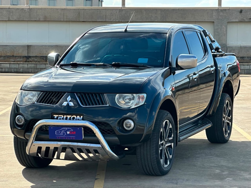 MITSUBISHI L200 TRITON 3.2 HPE 4X4 CD 16V TURBO INTERCOOLER DIESEL 4P AUTOMÁTICO