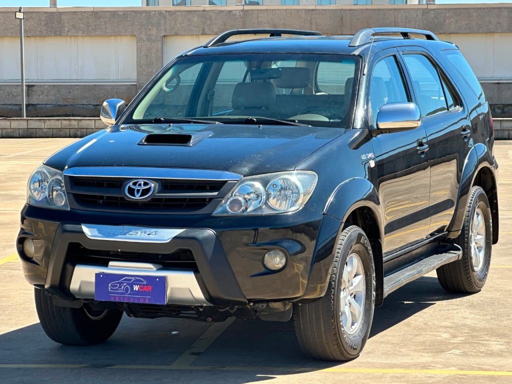 TOYOTA HILUX SW4 3.0 SRV 4X4 16V TURBO INTERCOOLER DIESEL 4P AUTOMÁTICO